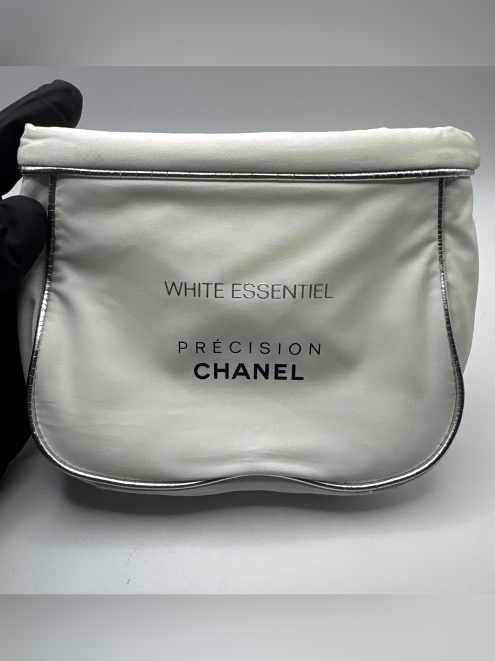 CHANEL White Essentiel Précision Cosmetic Pouch - White with Silver Trim - Picture 1 of 11